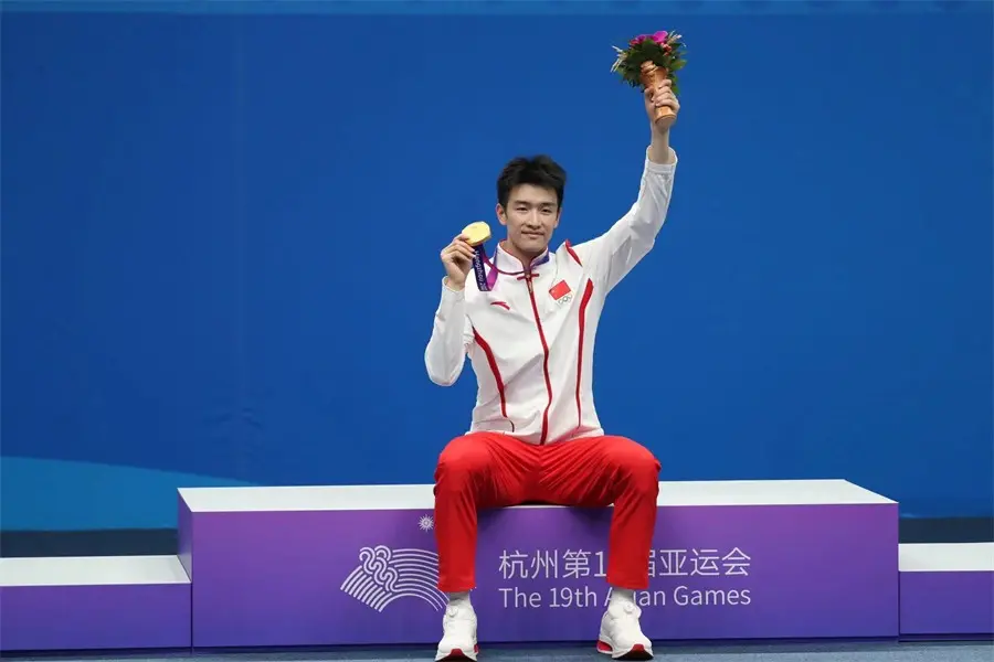 获首次交手 获首次交手