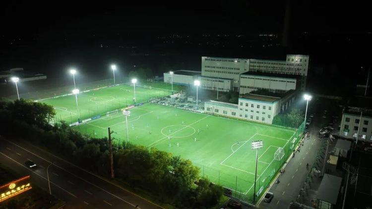 stron, 多年闲置的, 大众新闻记