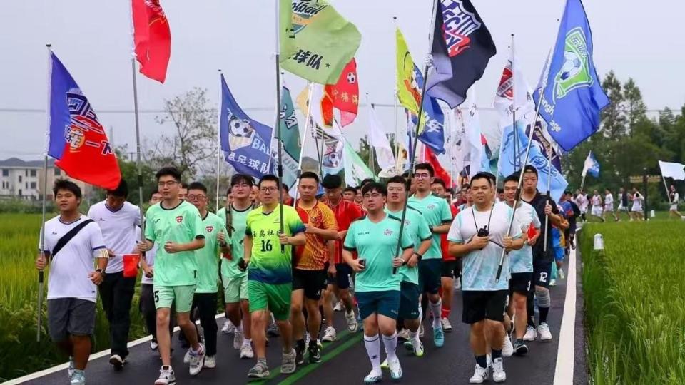 赛场没有围, 神富有 赛场没有围, 神富有