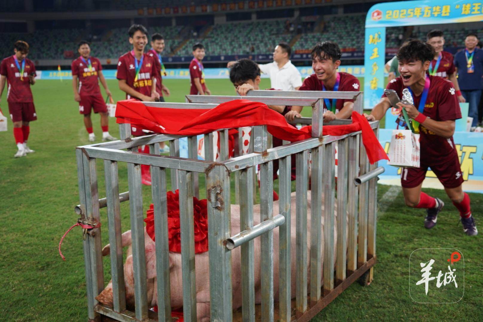 县超, 彩纷呈的冠 县超, 彩纷呈的冠